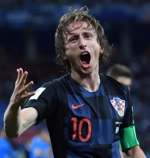 爱德华兹25分7篮板，继詹姆斯杜兰特后第三年轻万分先生！森林狼大胜骑士排第4